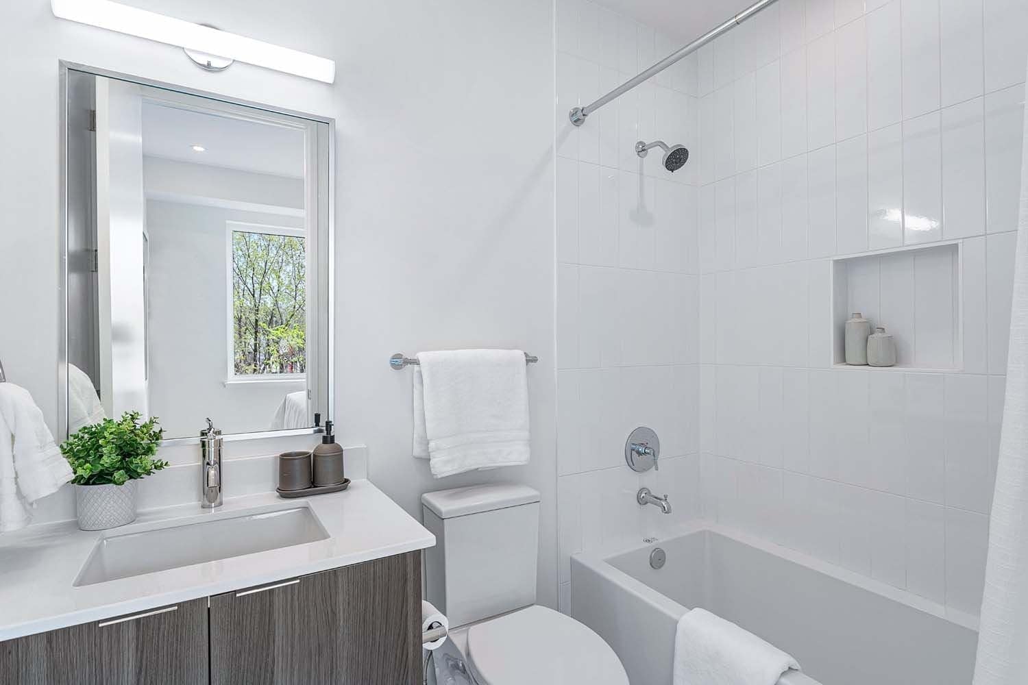 Why Spring Is the Best Time to Refresh your Home with Interior Painting
